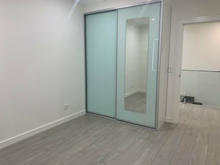 1/106 Taylor Street, Condell Park NSW - Photo 4