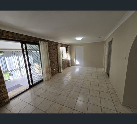 14 Orana St, Redbank Plains, Qld 4301 - Photo 3