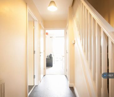 3 bedroom detached house to rent - Photo 2