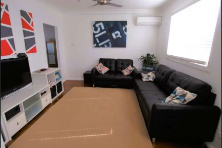 17 Renown Avenue, - Photo 4