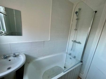 Lowwood Road, Birkenhead - Photo 4