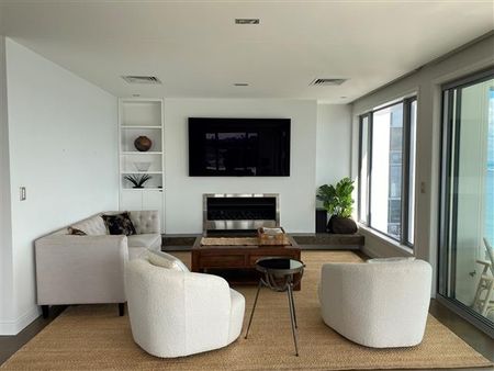 BEACHFRONT PENTHOUSE APARTMENT - FULLY FURNISHED - Photo 3