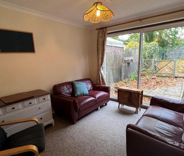 4 bedroom semi-detached house to rent - Photo 1