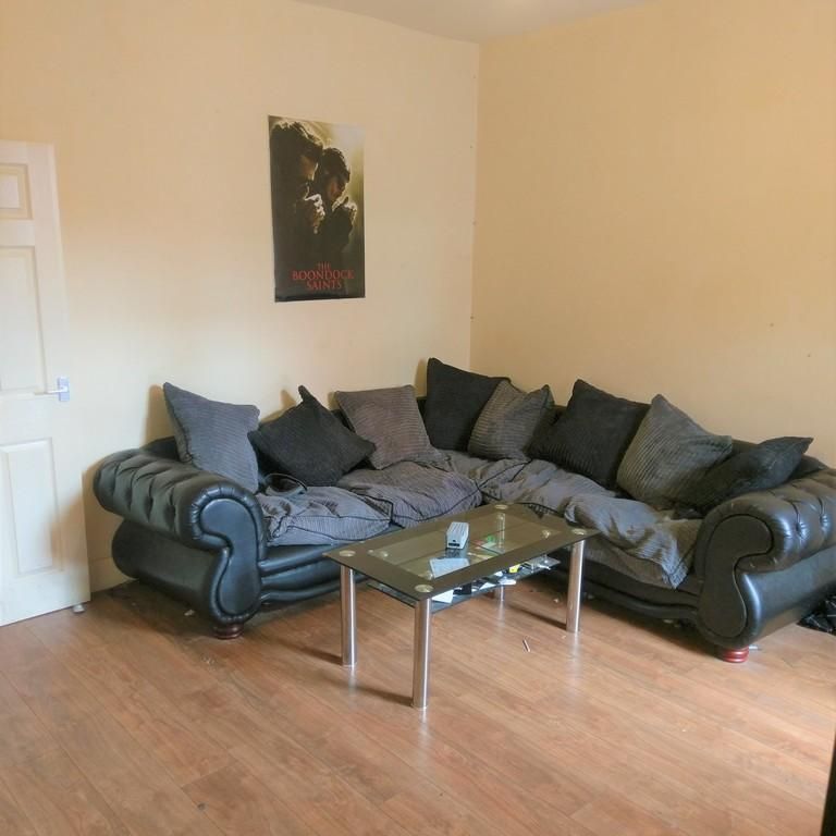 4 bedroom terraced house to rent - Photo 1