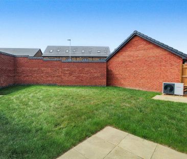 3 bedroom detached house to rent - Photo 2