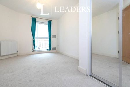 2 bedroom apartment to rent Arethusa House, Gunwharf Quays, Portsmouth, PO1 - Photo 2