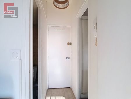 Location Appartement 1 pièce 20m² FONTAINEBLEAU 77300 - Photo 2
