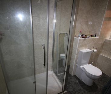 6 bedroom semi-detached house to rent - Photo 4