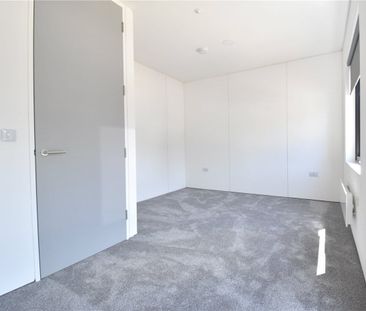 Well presented 4 bedroom semi-detached house situated within the gr... - Photo 5