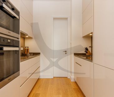 Modern Classic - Photo 4