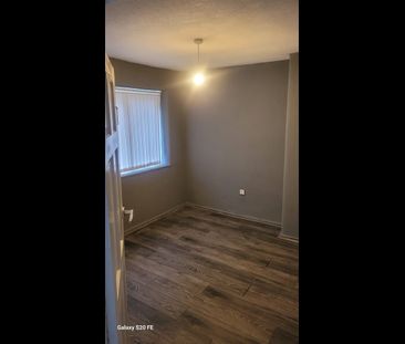 3 Bed Semi-Detached House, Manchester, M40 - Photo 3