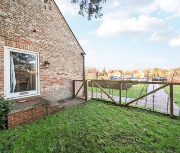 1 bedroom barn to rent - Photo 3