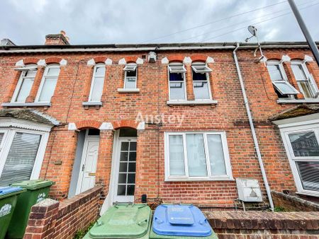 5 bedroom terraced house to rent - Photo 4