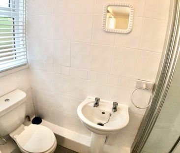 4 bedroom terraced house to rent - Photo 3