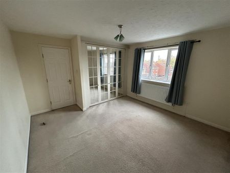 Lakeside Boulevard, Doncaster - Photo 3