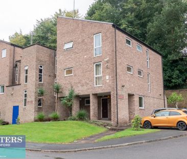 Frizley Gardens Frizinghall, Bradford, Yorkshire, BD9 4LY - Photo 1