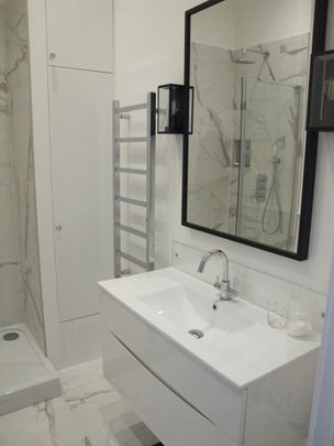 1 Bed Flat, Charleville Road, W14 - Photo 1