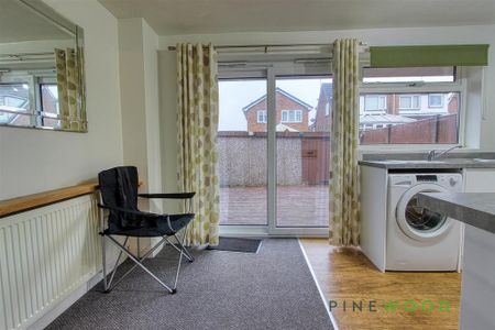 3 bedroom semi-detached house to rent - Photo 3