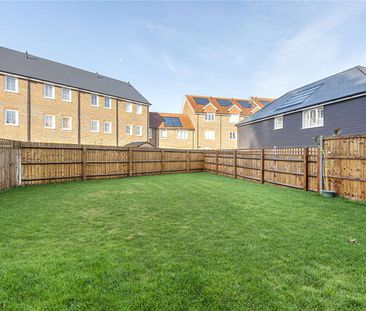An impressive family home in the popular Ryewood development - Photo 4