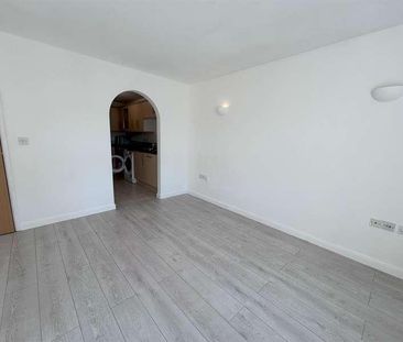 Flat, On The Park, Church Road, St. George, Bristol, BS5 - Photo 1