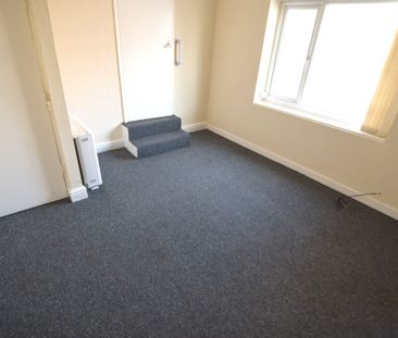 To Let 1 Bed Apartment - Photo 5