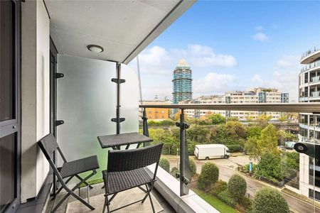 A modern apartment situated within this prestigious development on the River Thames. - Photo 2
