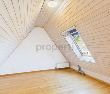 Historical flair meets modern comfort Your charming home in the lis... - Photo 3