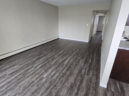 Modern 2-Bedroom End Unit in Downtown Red Deer- 2 Weeks Free! - Photo 2