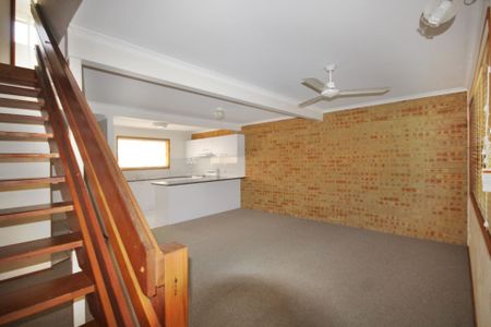Spacious 2 Bedroom Townhouse in a Great Location! - Photo 2