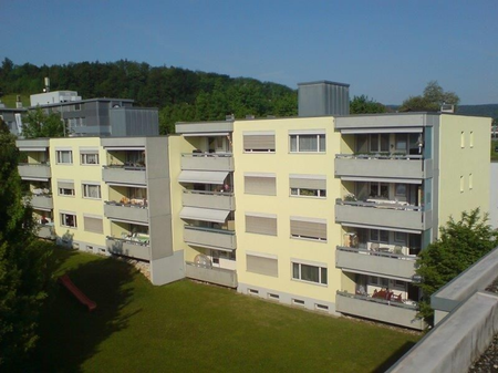 Grosszügige 4.5-Zimmerwohnung mit sanierter Küche und Bad - Photo 4