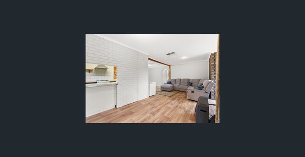 Charming 3x1 Home in Kelmscott - Photo 1