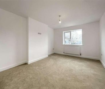 Eastwood Avenue, Ferndown, Dorset, BH22 - Photo 3