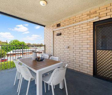 Exquisite City Fringe Retreat with Panoramic Elegance - Photo 4