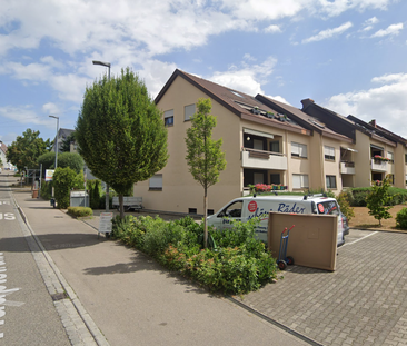 Großzügige 4-Zimmer-Wohnung mit Balkon + TG & Außenstellplatz - Photo 1
