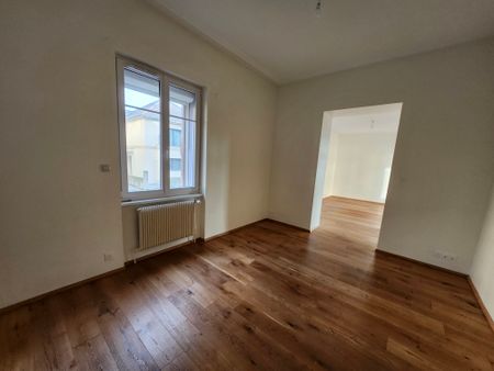 Location Appartement 5 pièces 98m² - Photo 2