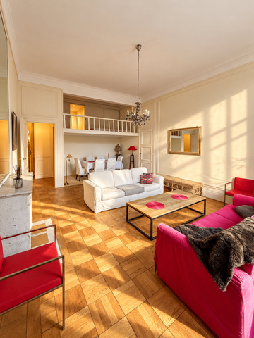 Appartement ancien de 85 m² à Paris - Photo 2