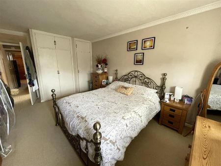 2 bedroom semi-detached bungalow to rent - Photo 5