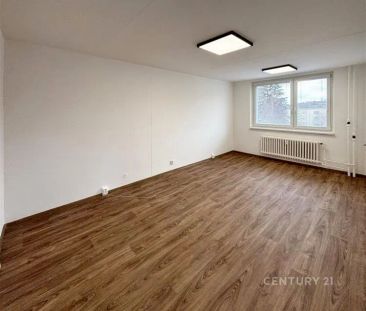 Pronájem bytu 3+1 po rekonstrukci – Zlín, ulice 2. května - Photo 2