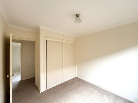 Fantastic 3 bedroom family home - Photo 3