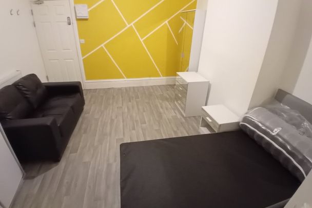 Vickers Road, SHEFFIELD - Photo 1