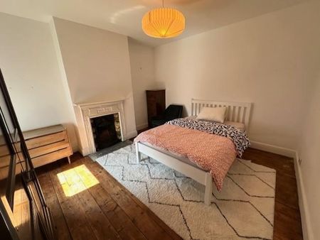 3 bedroom terraced house to rent - Photo 3