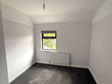 Part Furnished 2 bedroom semi detached - Photo 3