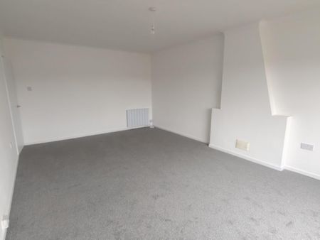 2 bedroom ground floor maisonette to rent - Photo 2