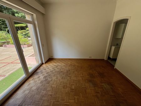 Verhuur appartement 2 kamers, 166m² - Photo 2