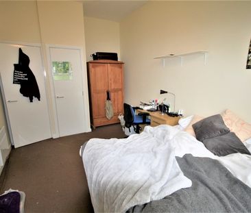 Dene House Court, Near University, LEEDS - Photo 6