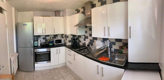 2 bedroom flat share to rent - Photo 2