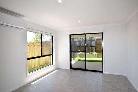 BREAK LEASE :: IMMACULATE BUILD IN POPULAR OASIS ESTATE - Photo 5