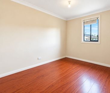 Spacious Family Home! - Photo 3