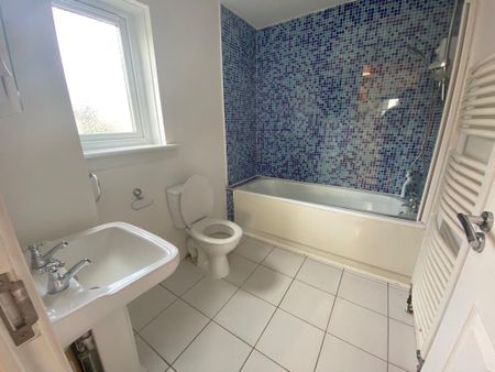 2 bedroom semi-detached house to rent - Photo 4
