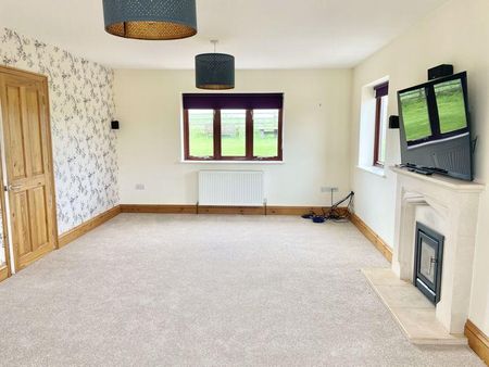 3 bedroom detached house to rent - Photo 3